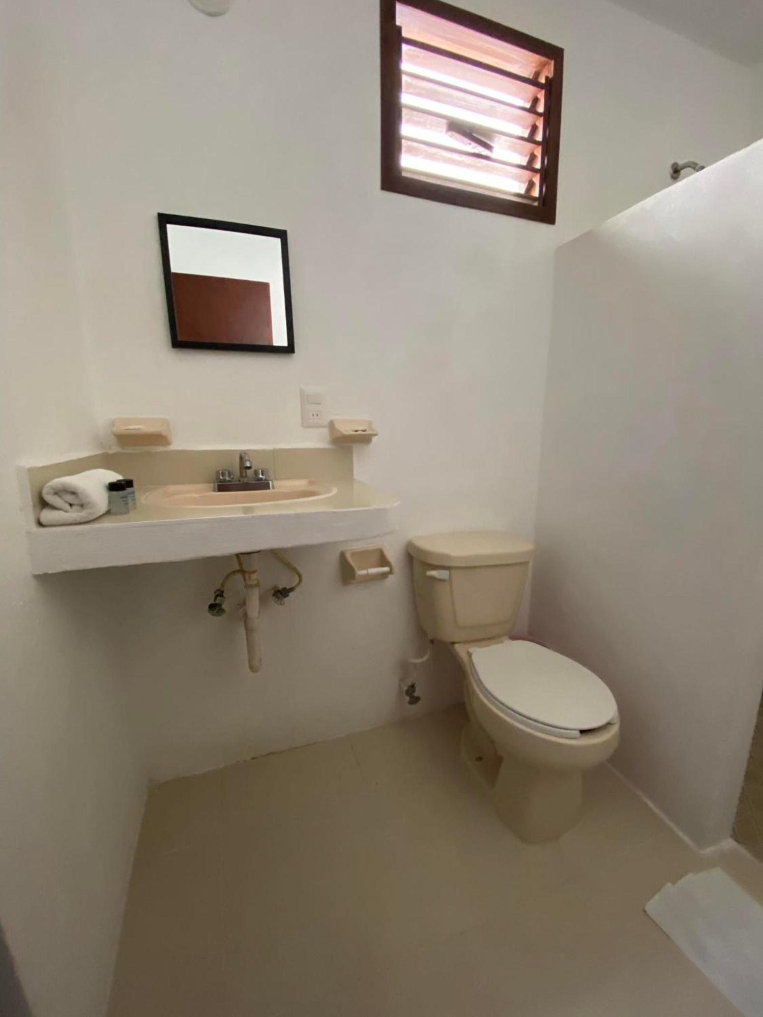 Casa Victor Avila Isla Holbox Bagian luar foto