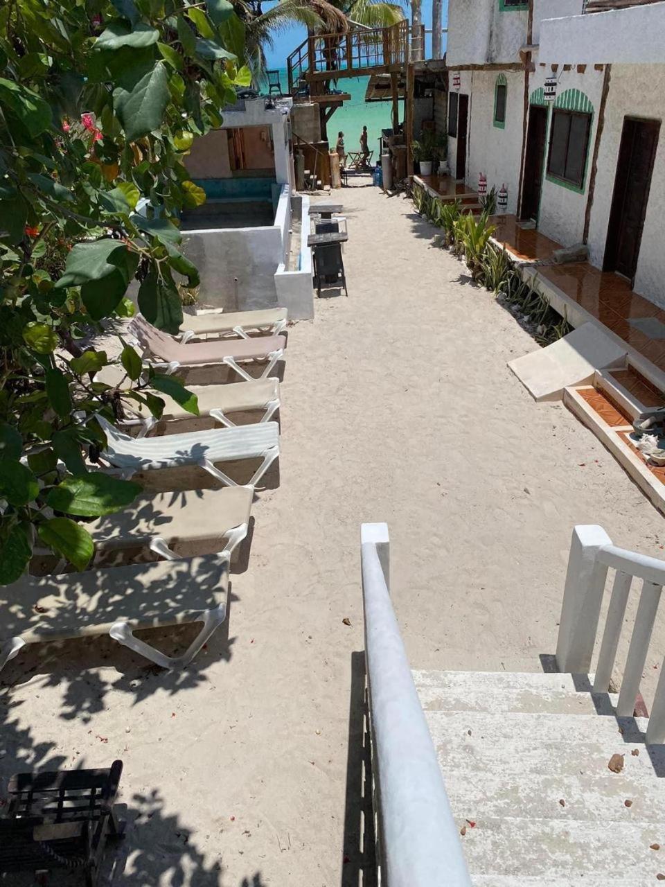 Casa Victor Avila Isla Holbox Bagian luar foto