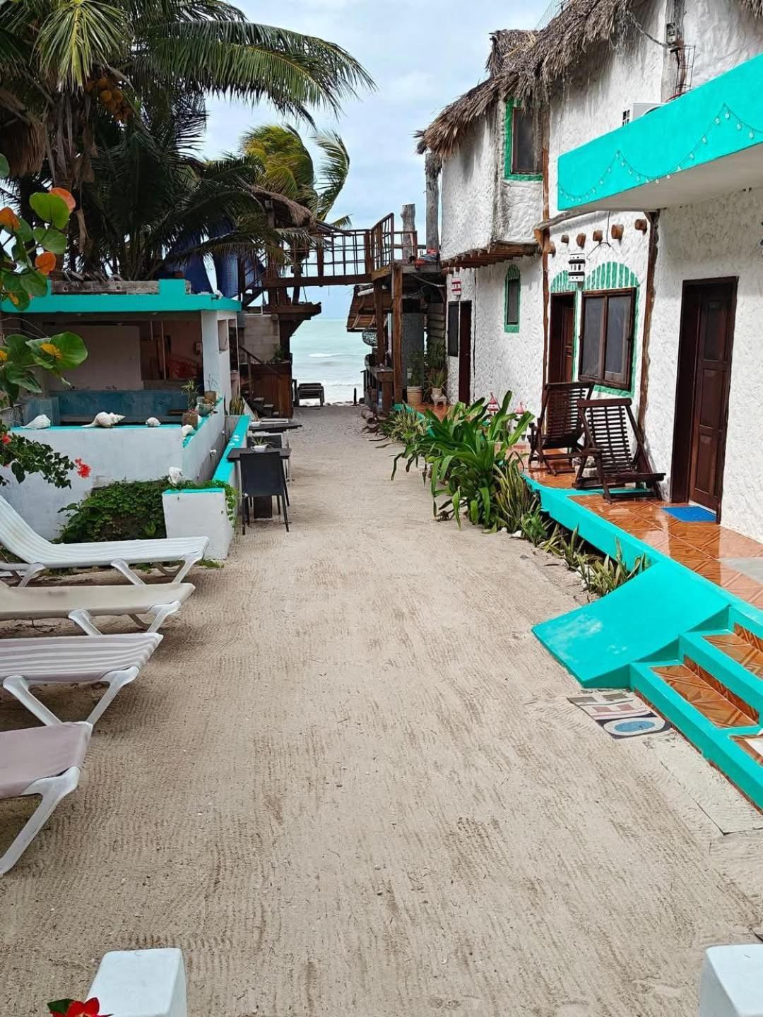 Casa Victor Avila Isla Holbox Bagian luar foto